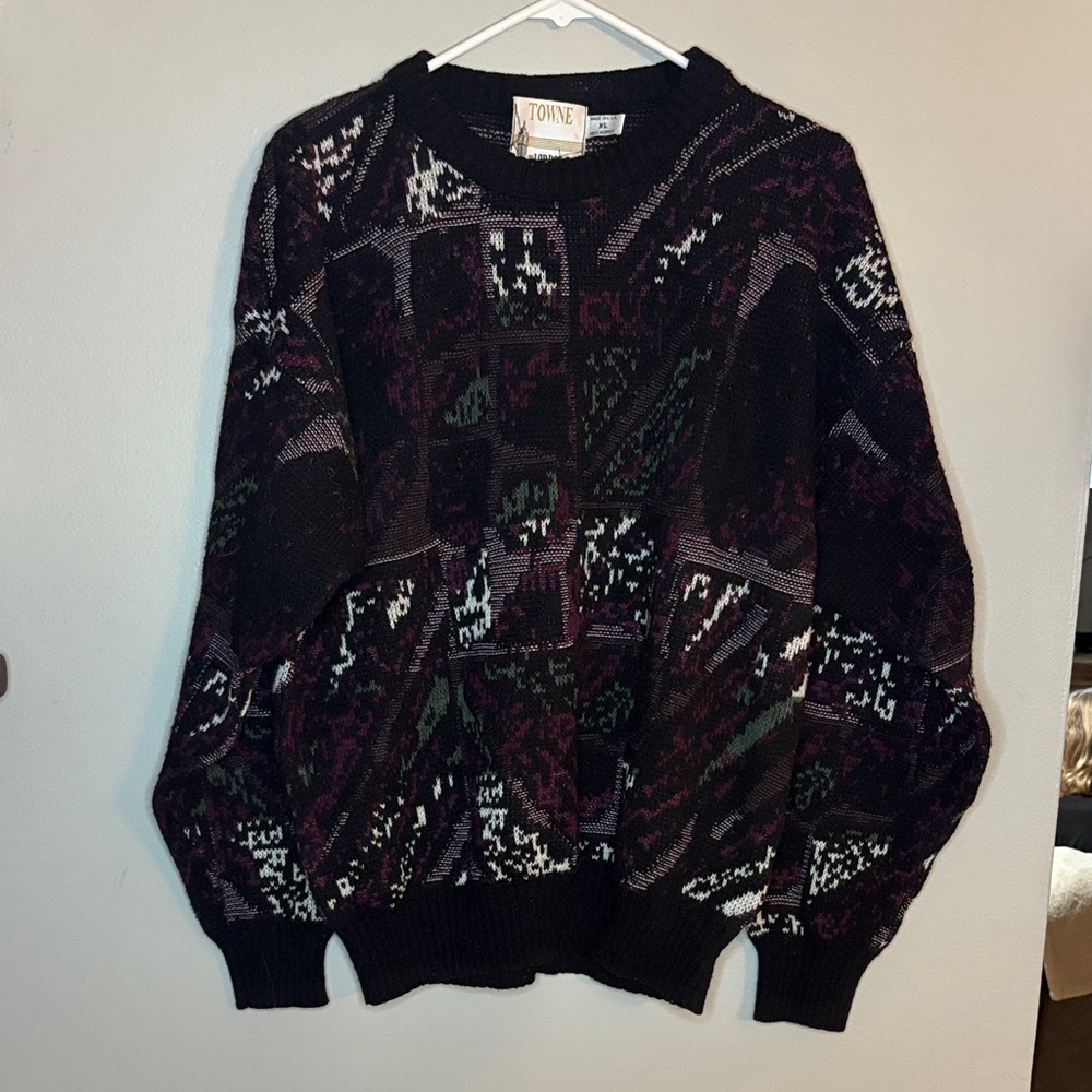 London Fog Black and Purple Patterned Crew Neck Sweater